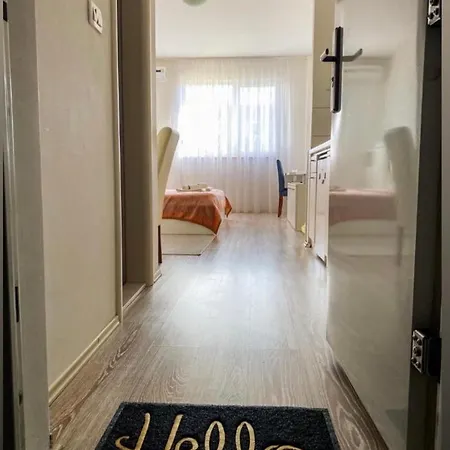 Student City 307 شقة *
